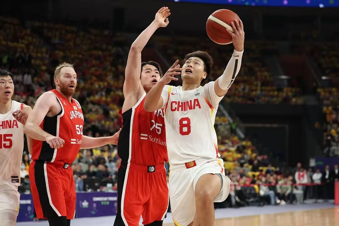 国际比赛日CBA常规赛焦点战，尼斯强势反弹，底气十足，身体对抗强度拉满的简单介绍